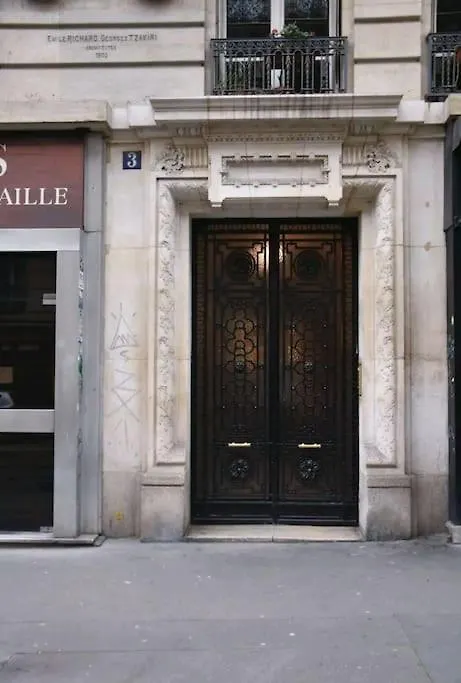 Coeur De Paris Joli Nid Calme Clair Type Cabine Pied Notre Dame Frankreich